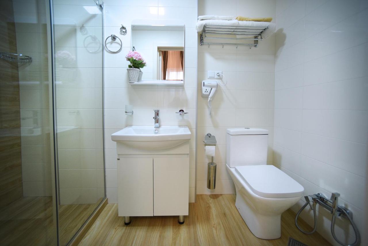 City Lux Hotel Тбилиси Екстериор снимка