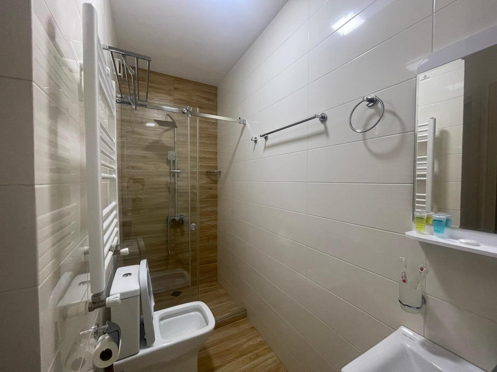City Lux Hotel Тбилиси Екстериор снимка